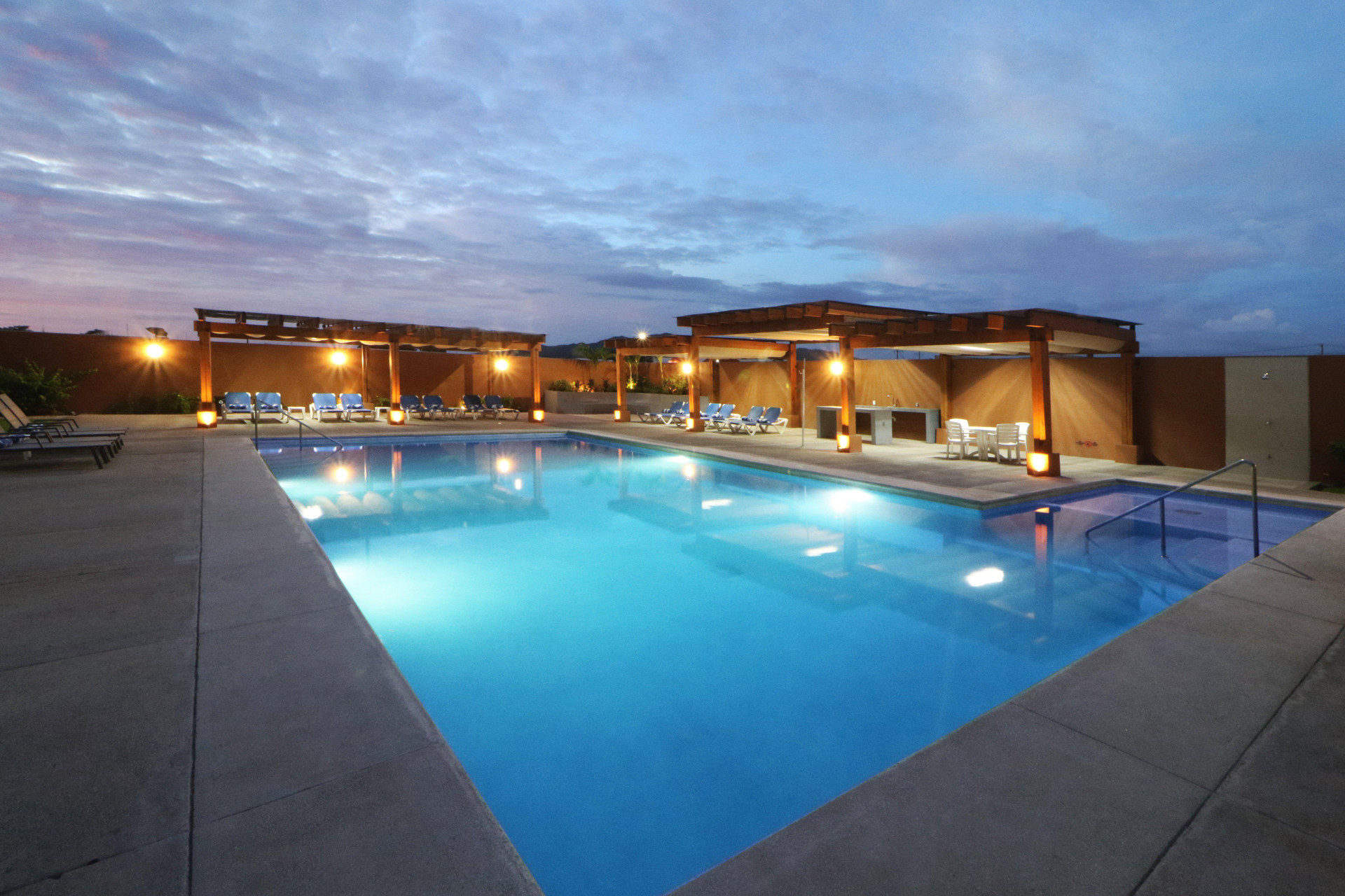 Vista Piscina Holiday Inn Express Manzanillo by IHG