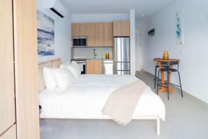 Alquiler Vacacional - Stunning Pool Views + Location!