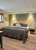 Alojamiento - Waterfront Getaway while visiting family, near Bike Trails,  and Nature Walks.