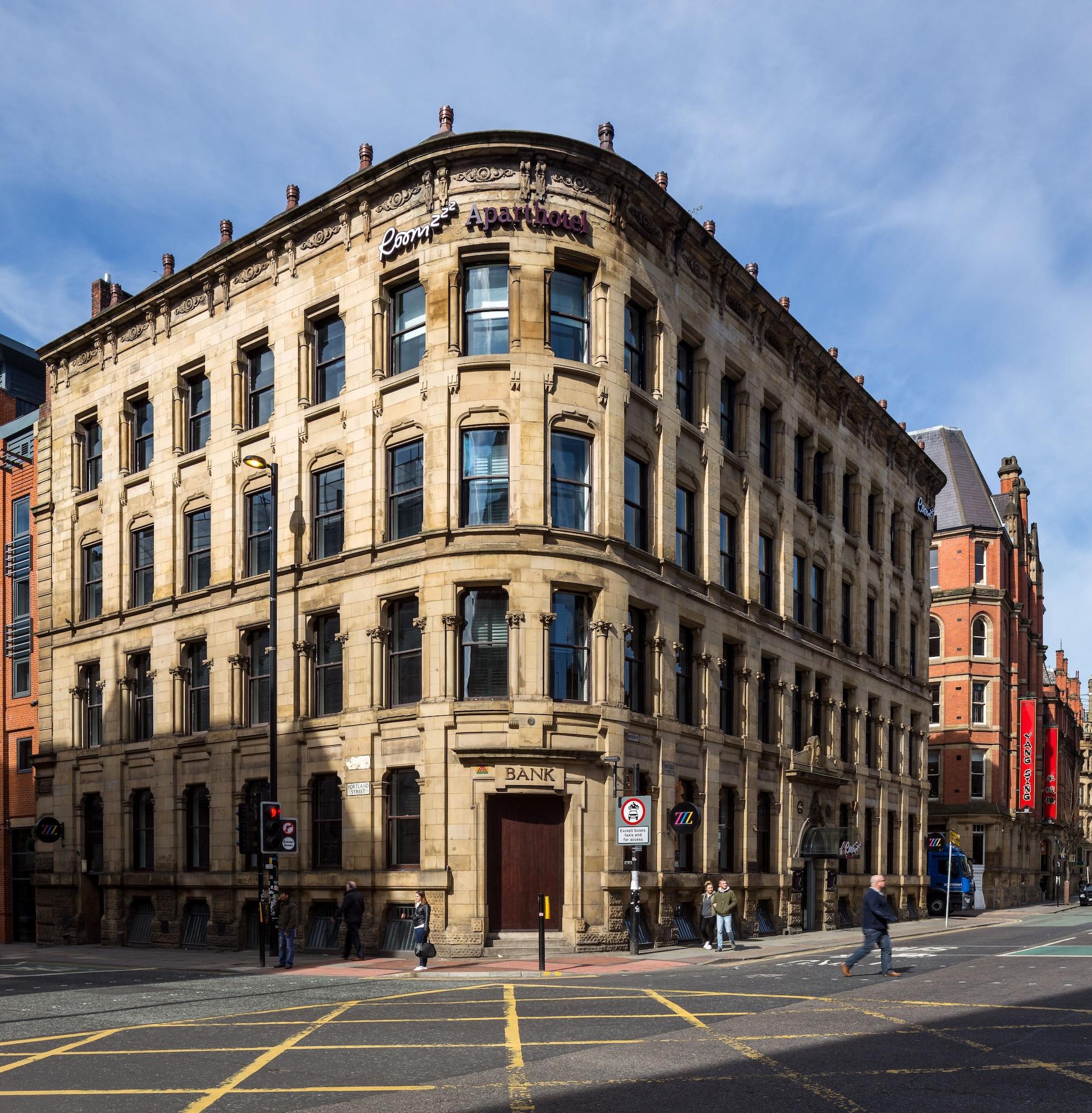 Vista Exterior Roomzzz Manchester City