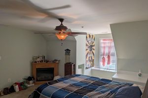 Alojamiento - Hilltop Hideaway Retreat — Theater • Game Lounge • Gym • Sauna • Spa Baths