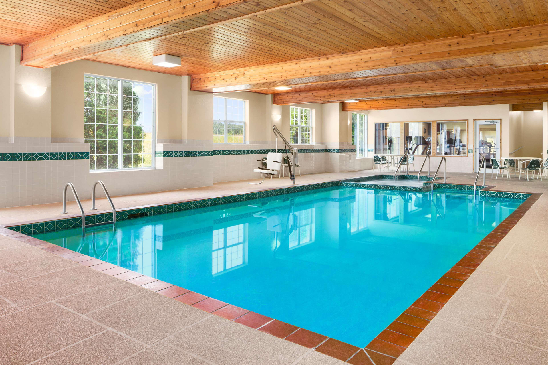 Vista Piscina Country Inn Suites By Radisson Kenosha Wi