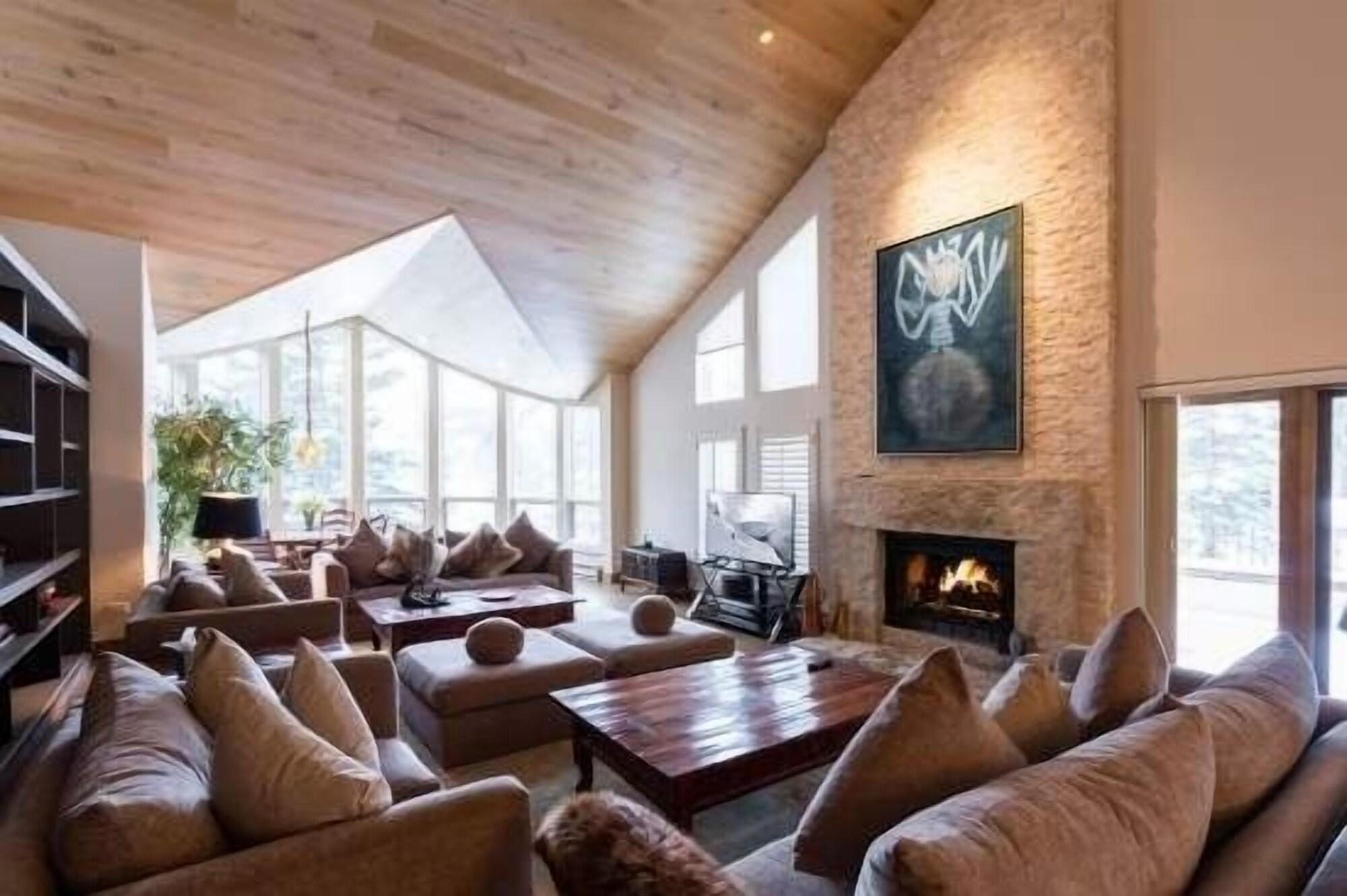 Northwoods Private Penthouse with Effortless Ski-In Ski-Out Access by ...