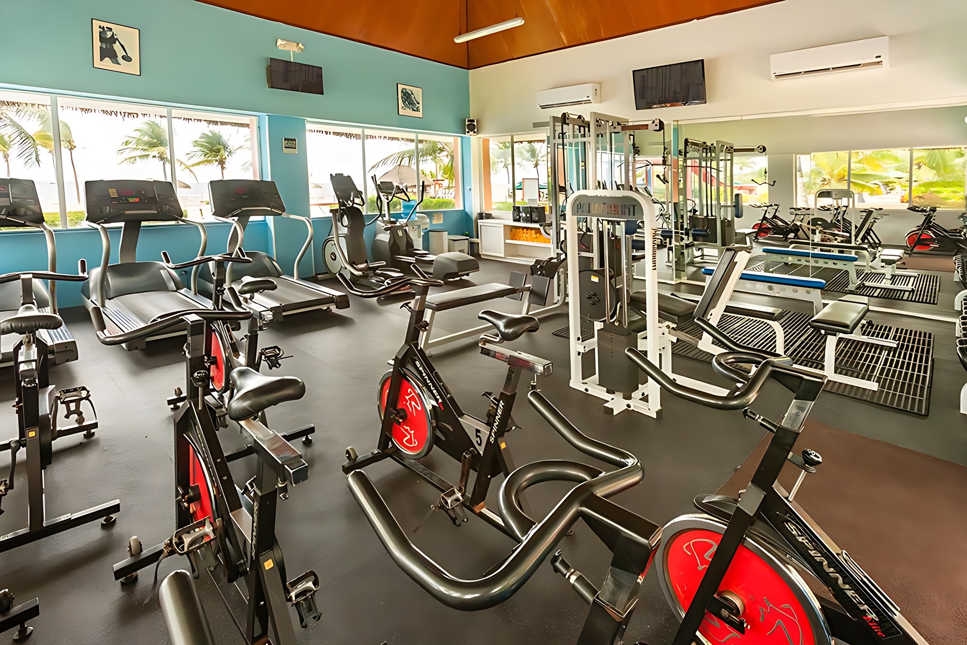 Gimnasio Grand Decameron Panamá, A Trademark All-Inclusive Resort