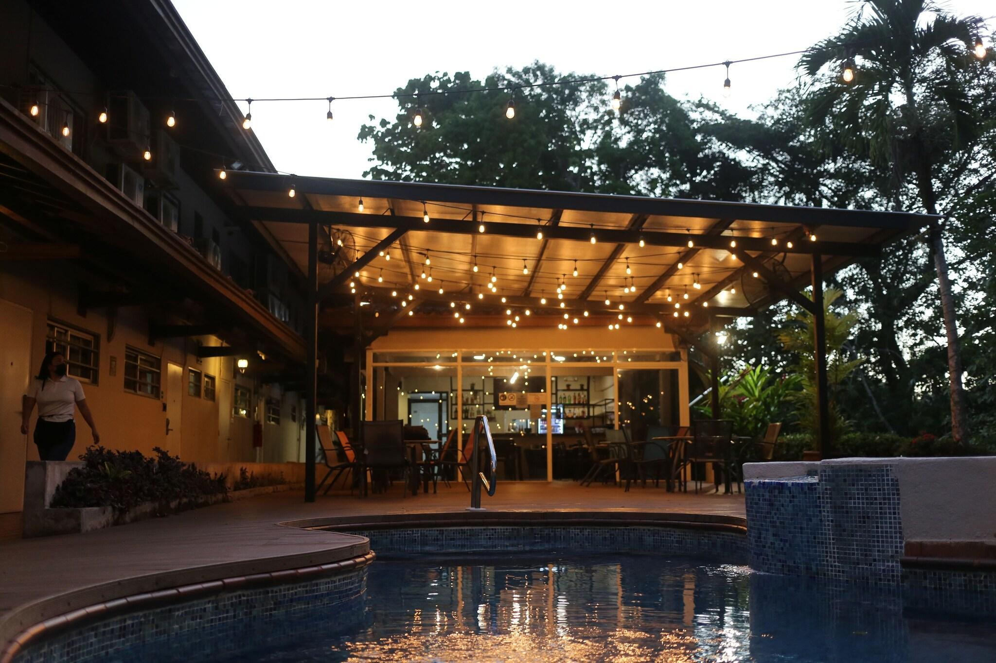 Vista Lobby Albrook Inn