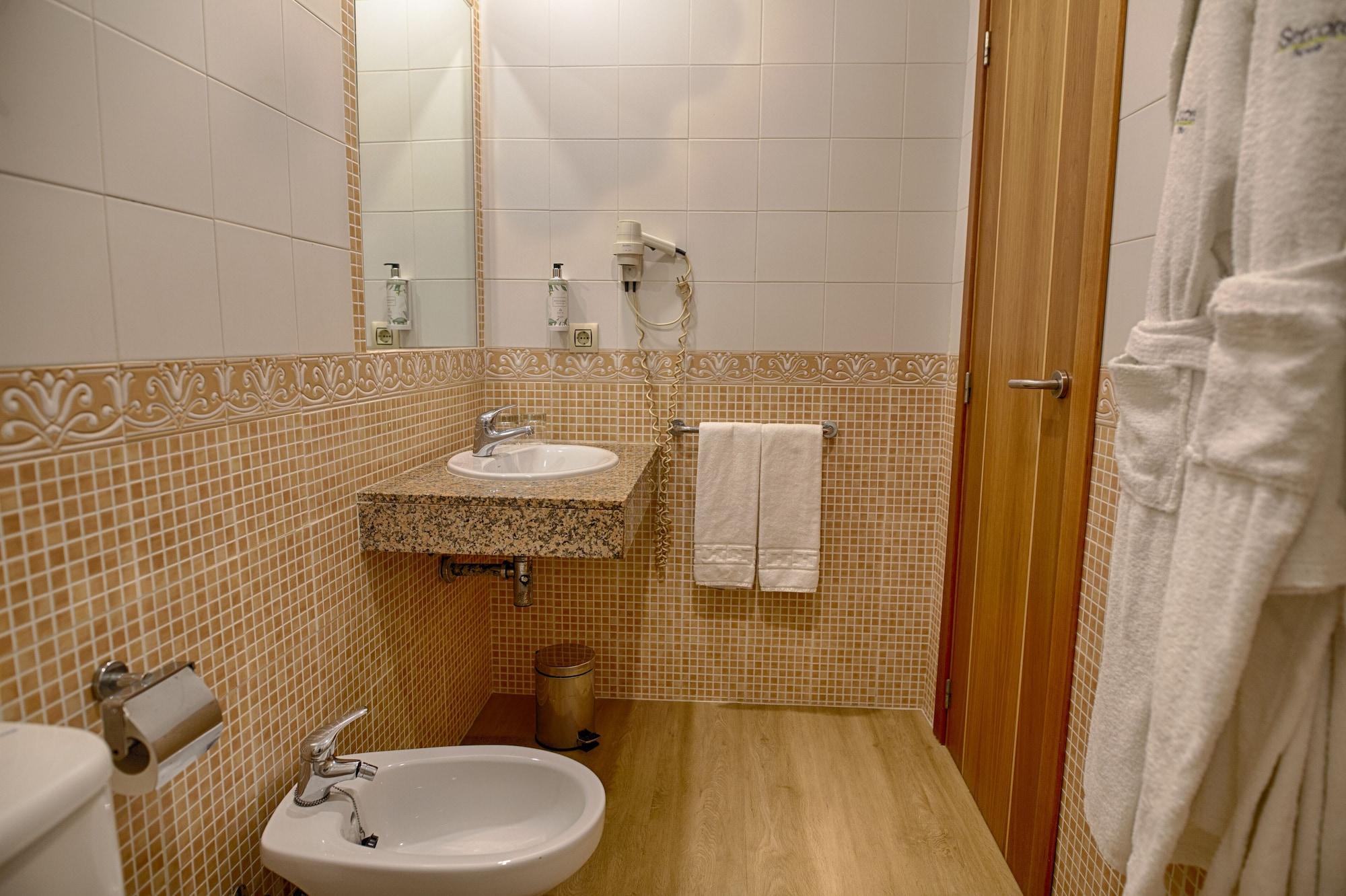 Equipamiento de Habitación Sercotel Tribuna Málaga