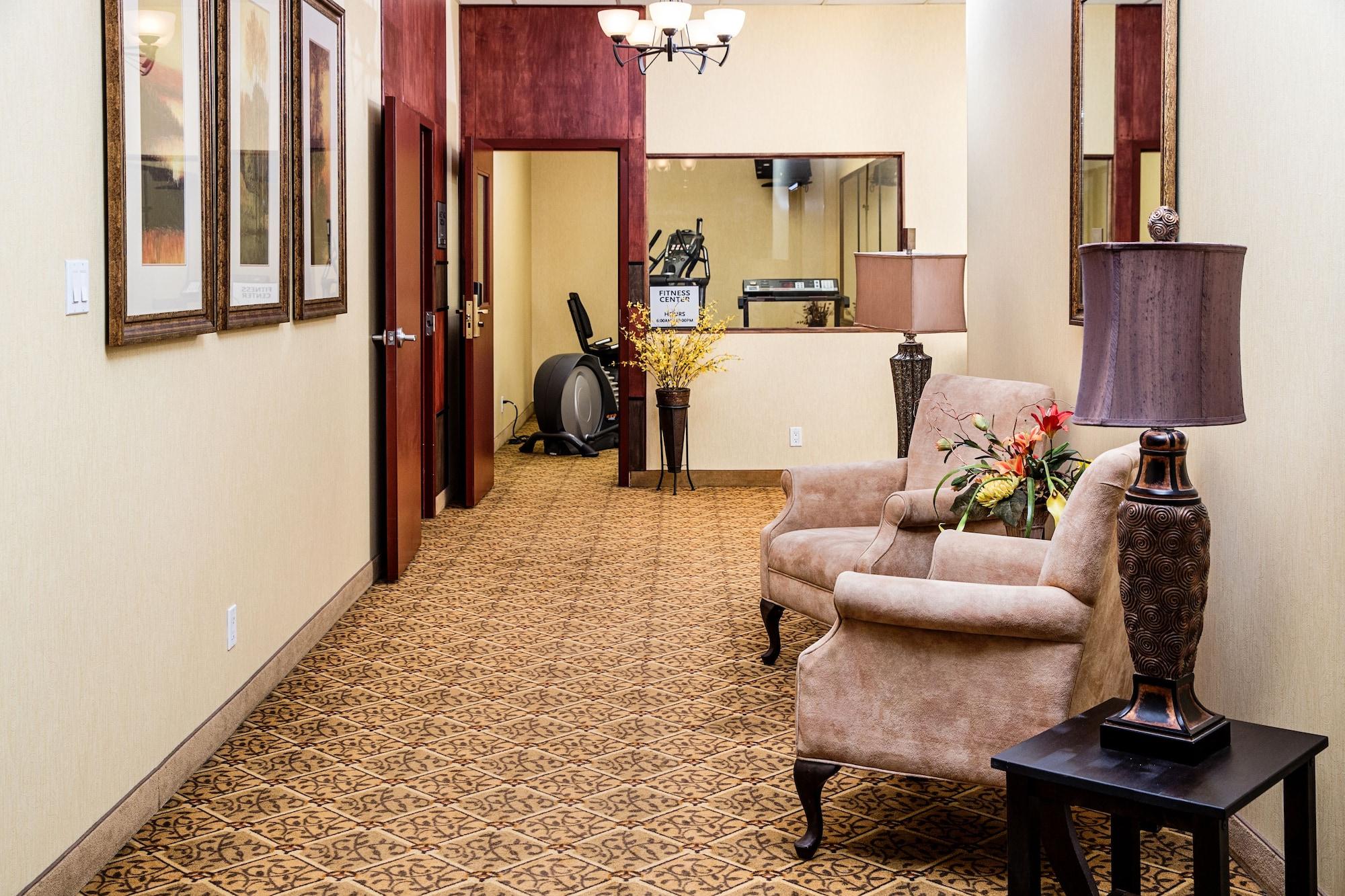 Vista Lobby Days Inn by Wyndham Edmonton Downtown
