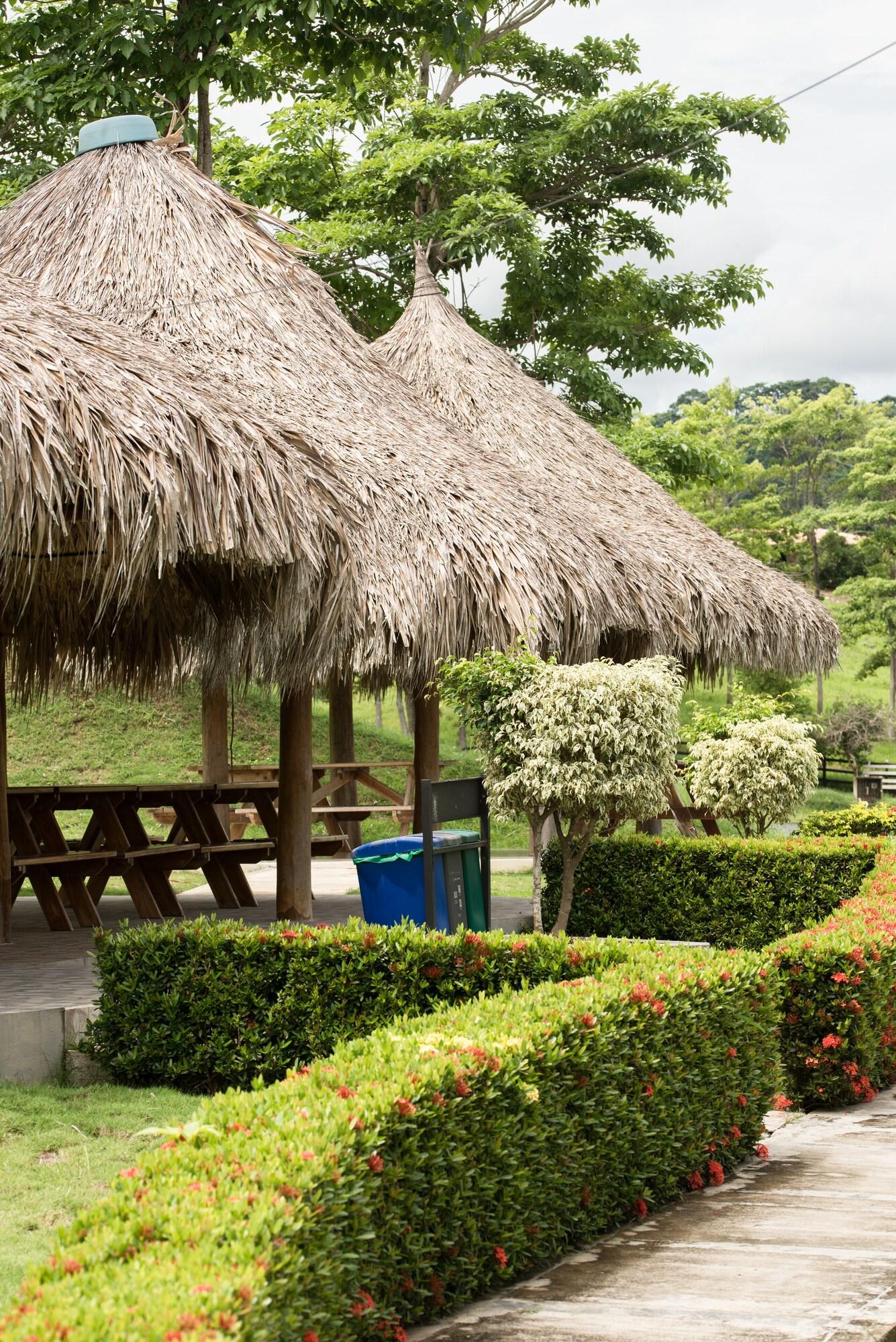 Vista Exterior Resort Hotel Marianza