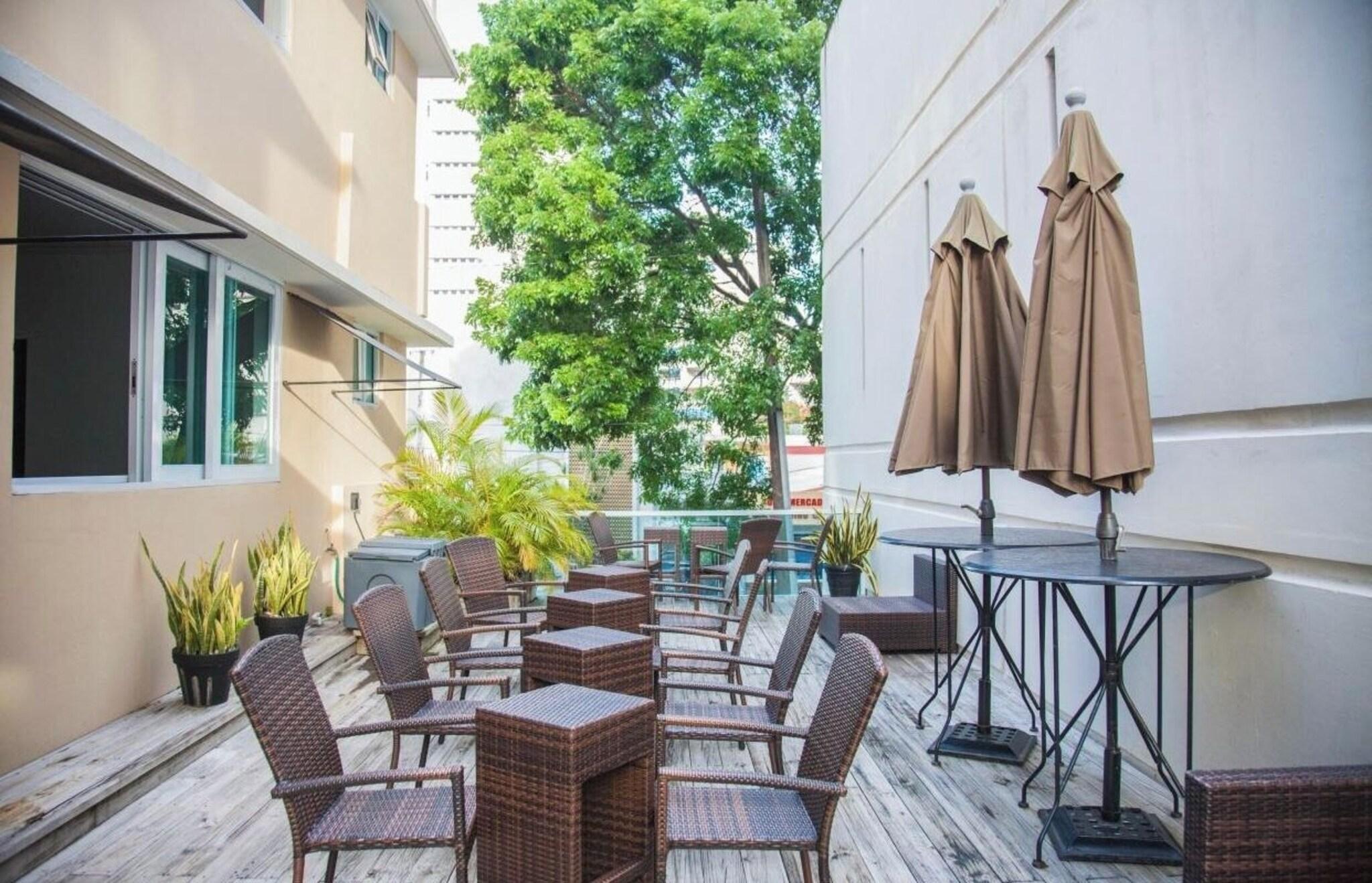 Varios Casa Condado Hotel & Residences
