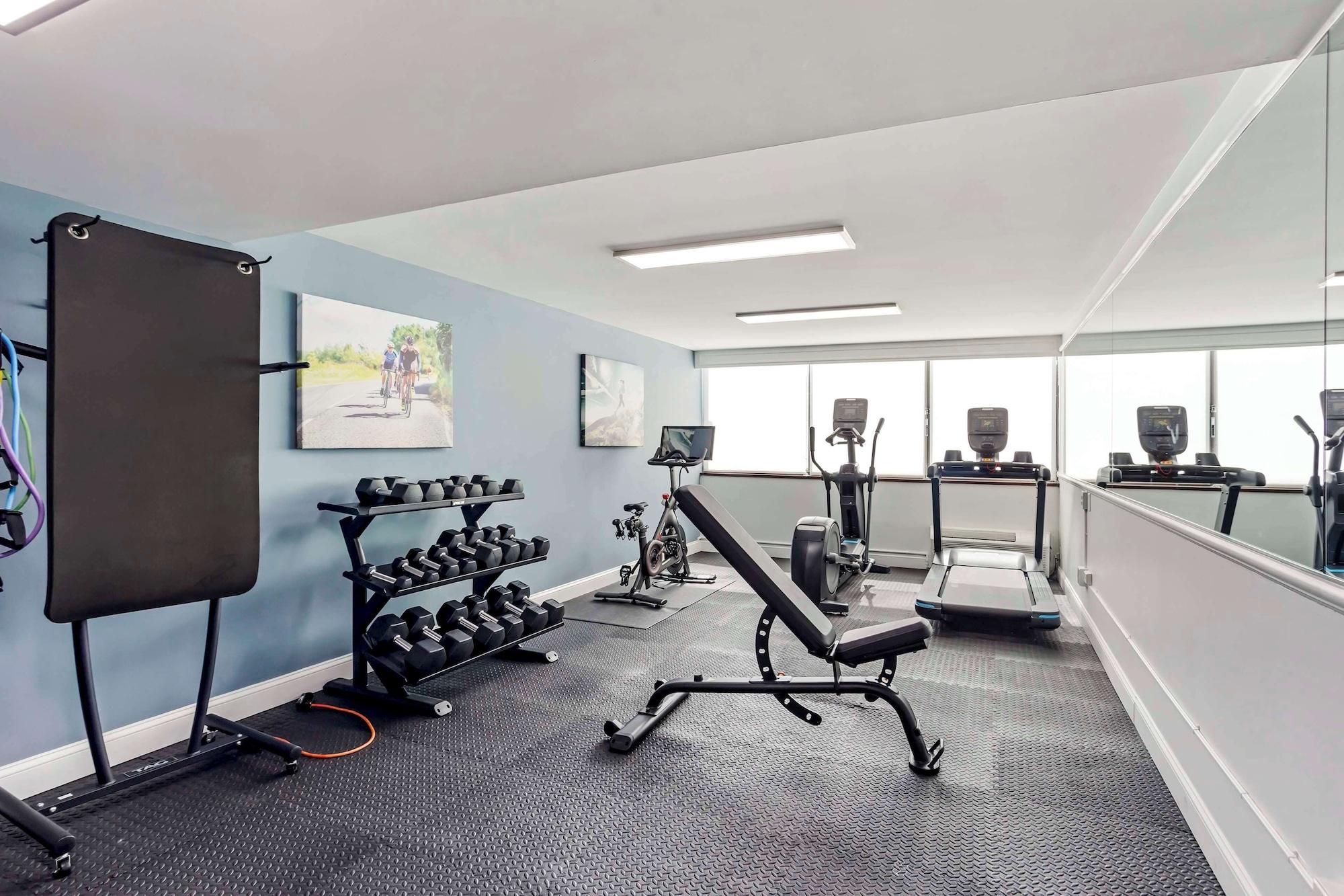Gimnasio Best Western Rutgers University Hotel