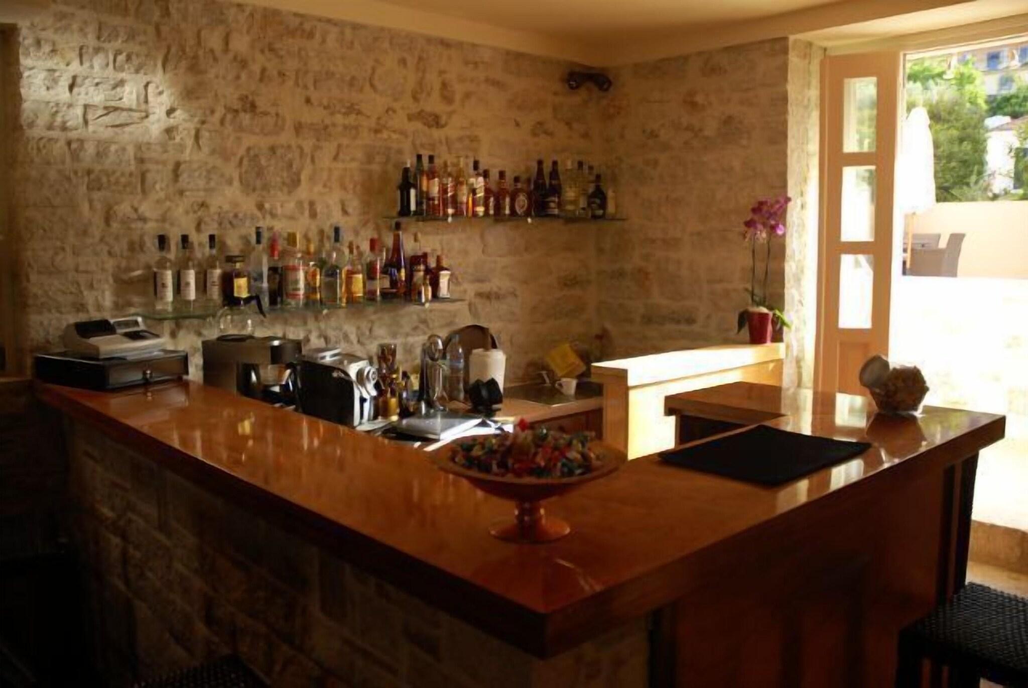 Bar/Salón Korina Gallery Hotel
