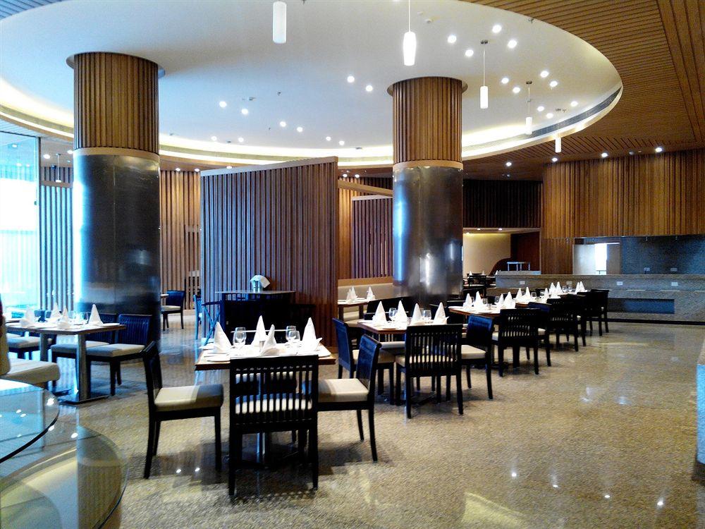 Restaurant Country Inn & Suites By Carlson, Meerut