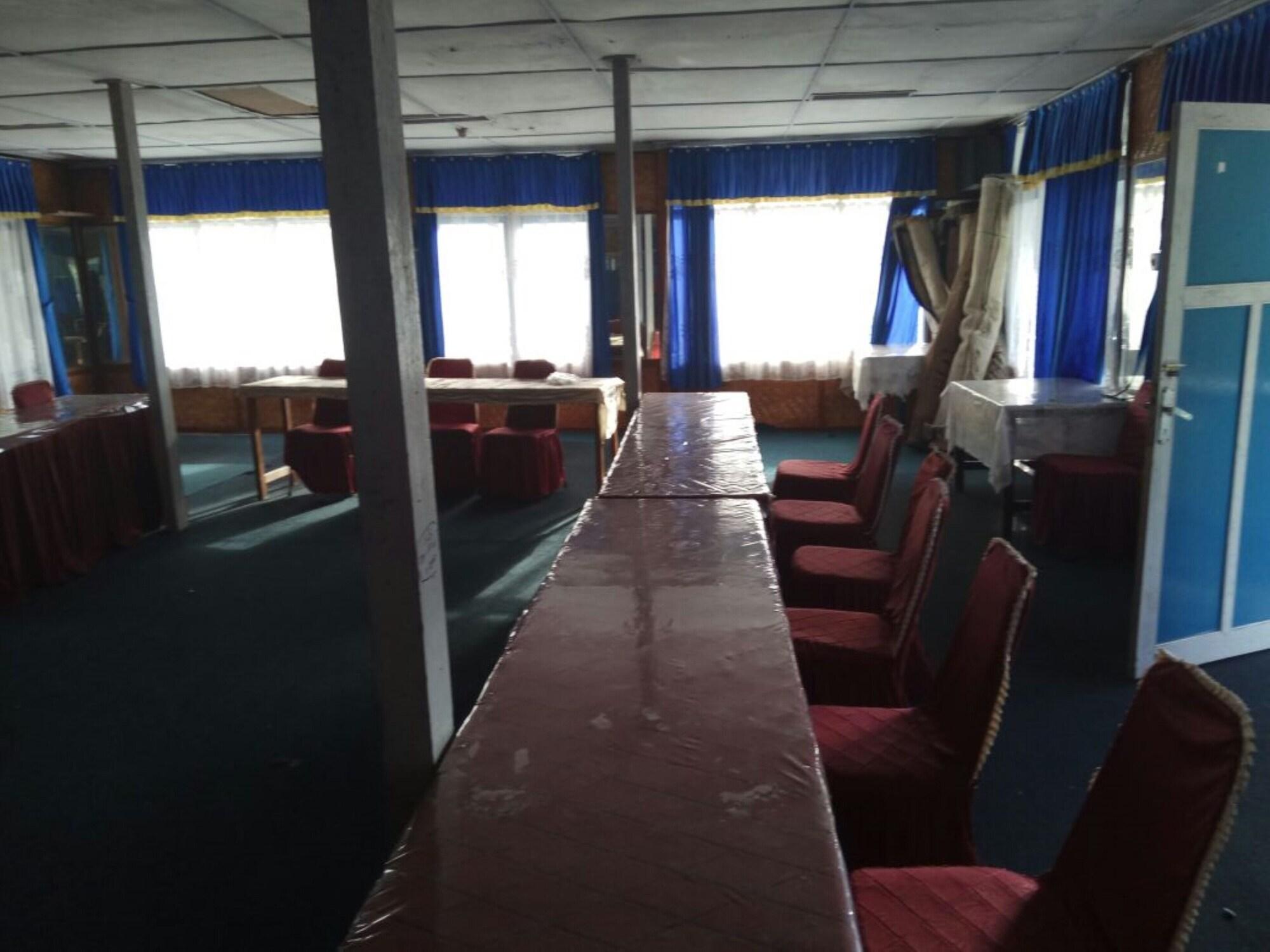 Sala de Reuniones Lembah Biru Lagoon