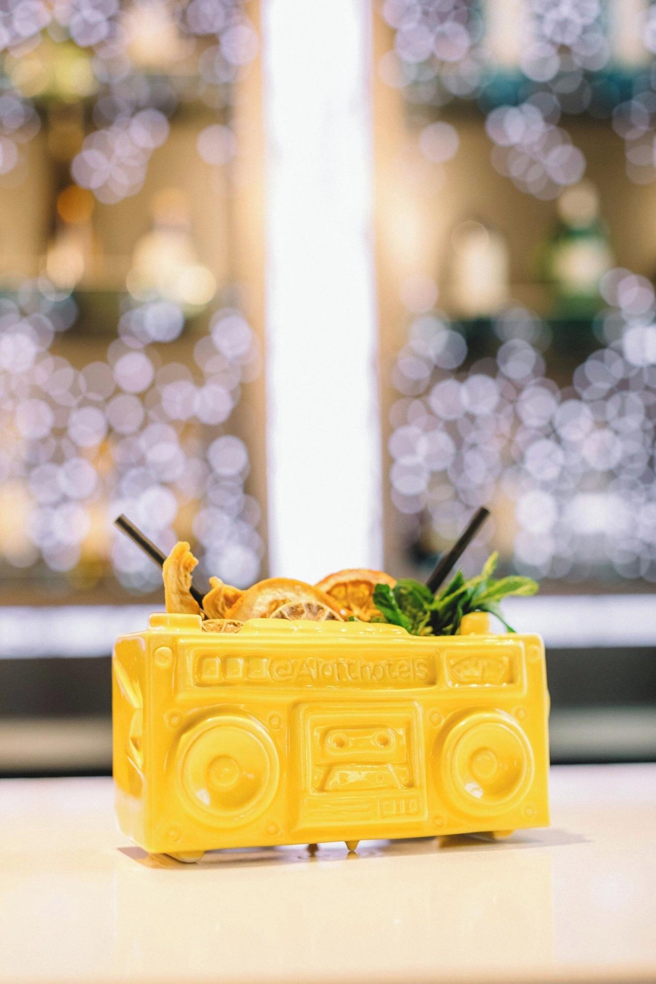 Restaurant Aloft by Marriott, Boston Seaport District