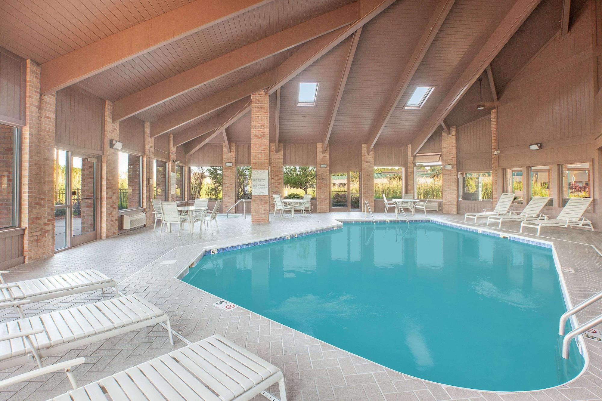 Vista Piscina Baymont by Wyndham Port Huron