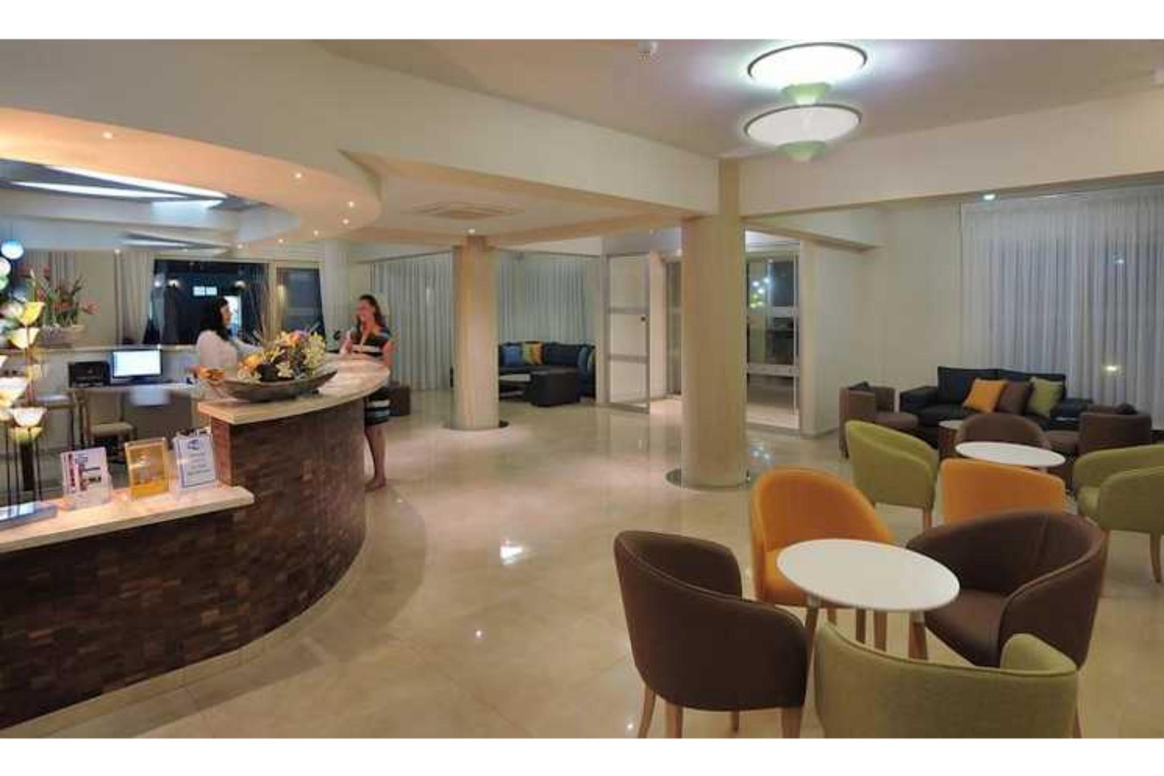 Vista Lobby Nelia Gardens