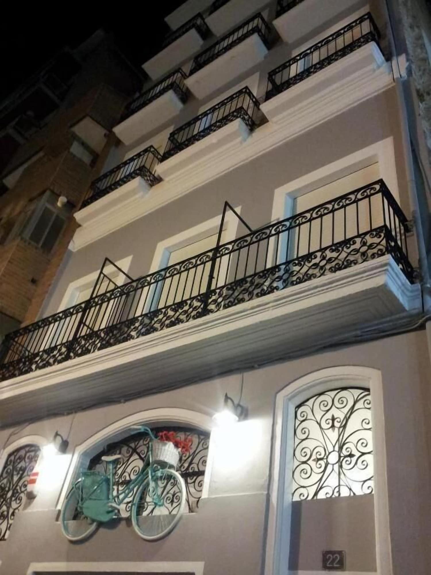 Vista Exterior Hostal Smile & Co