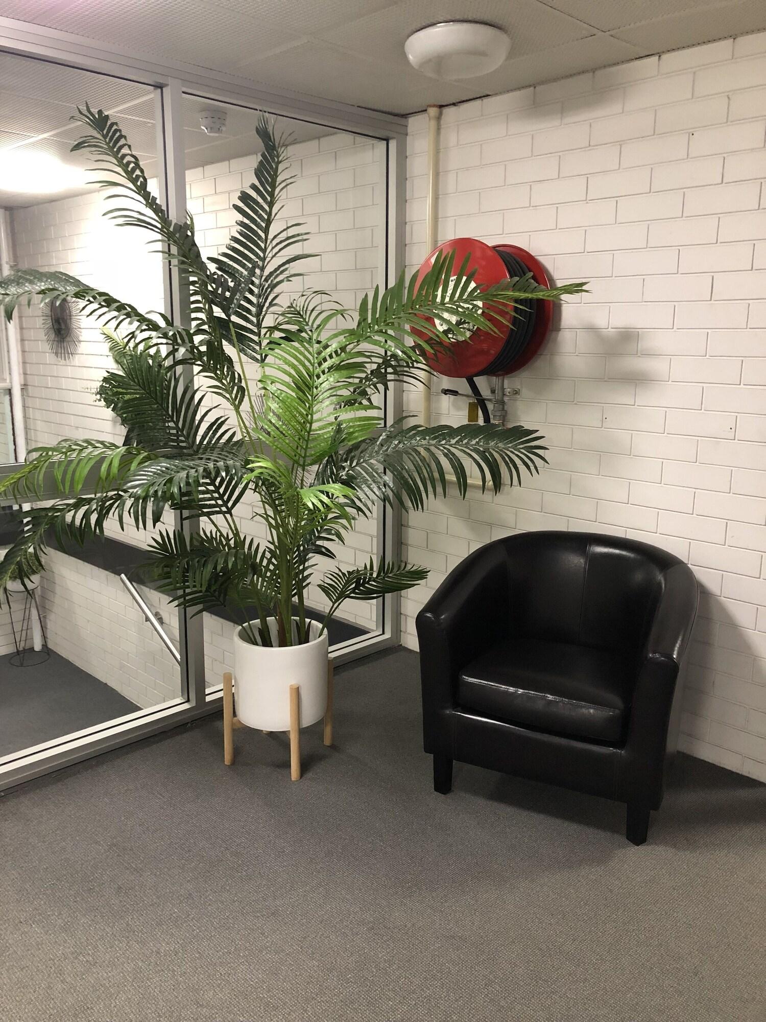 Varios Adelaide Airport Motel