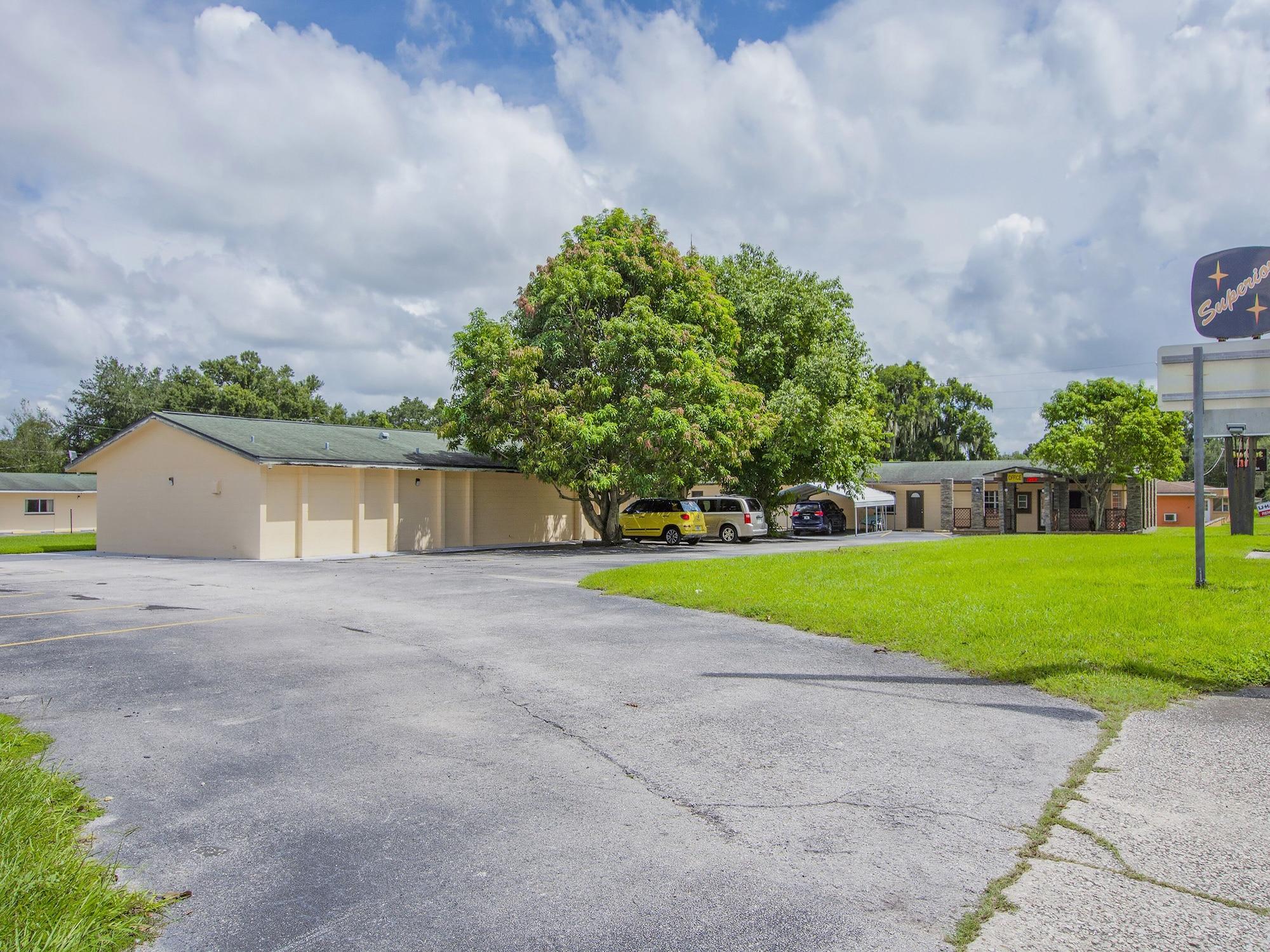 Vista Exterior OYO Superior Budget Inn Bartow