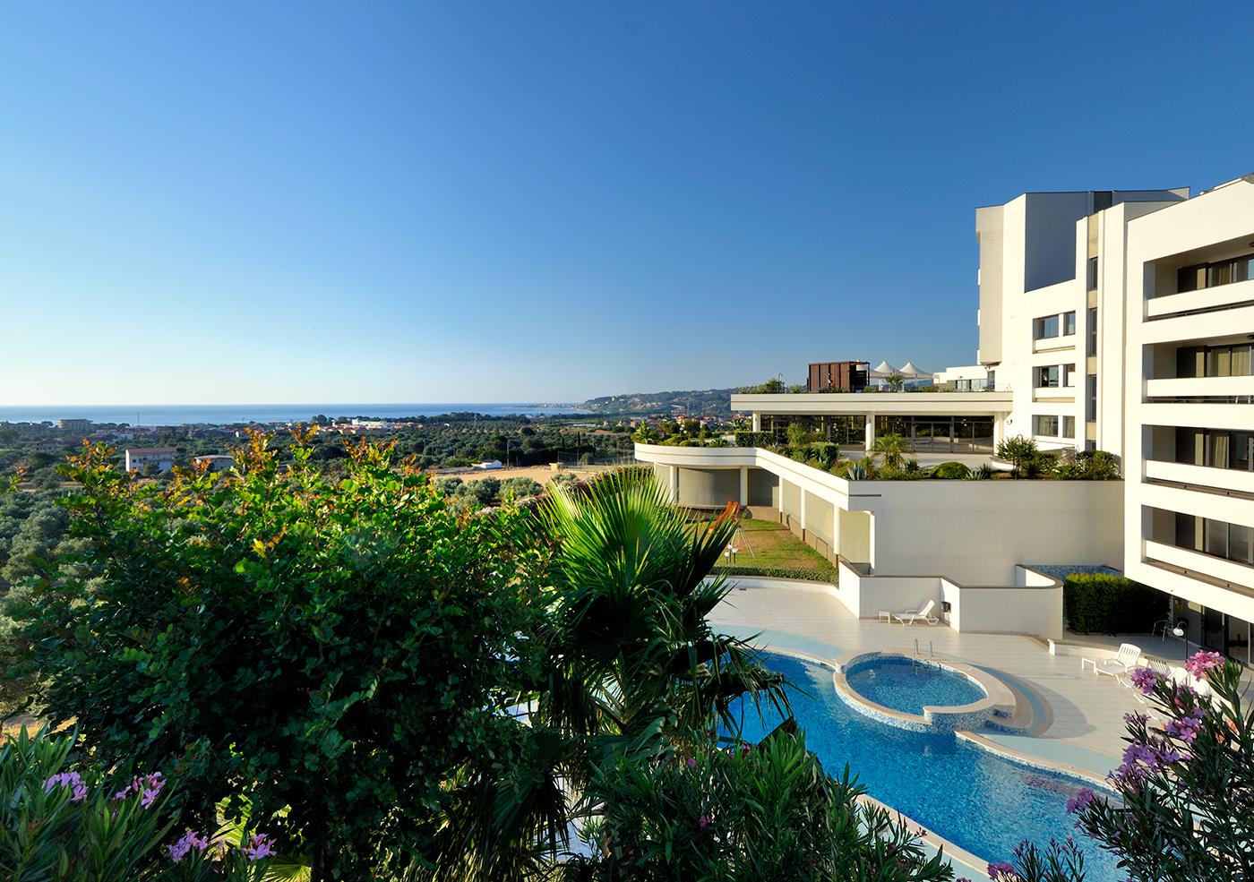 Vista Exterior Park Hotel Mirabeau