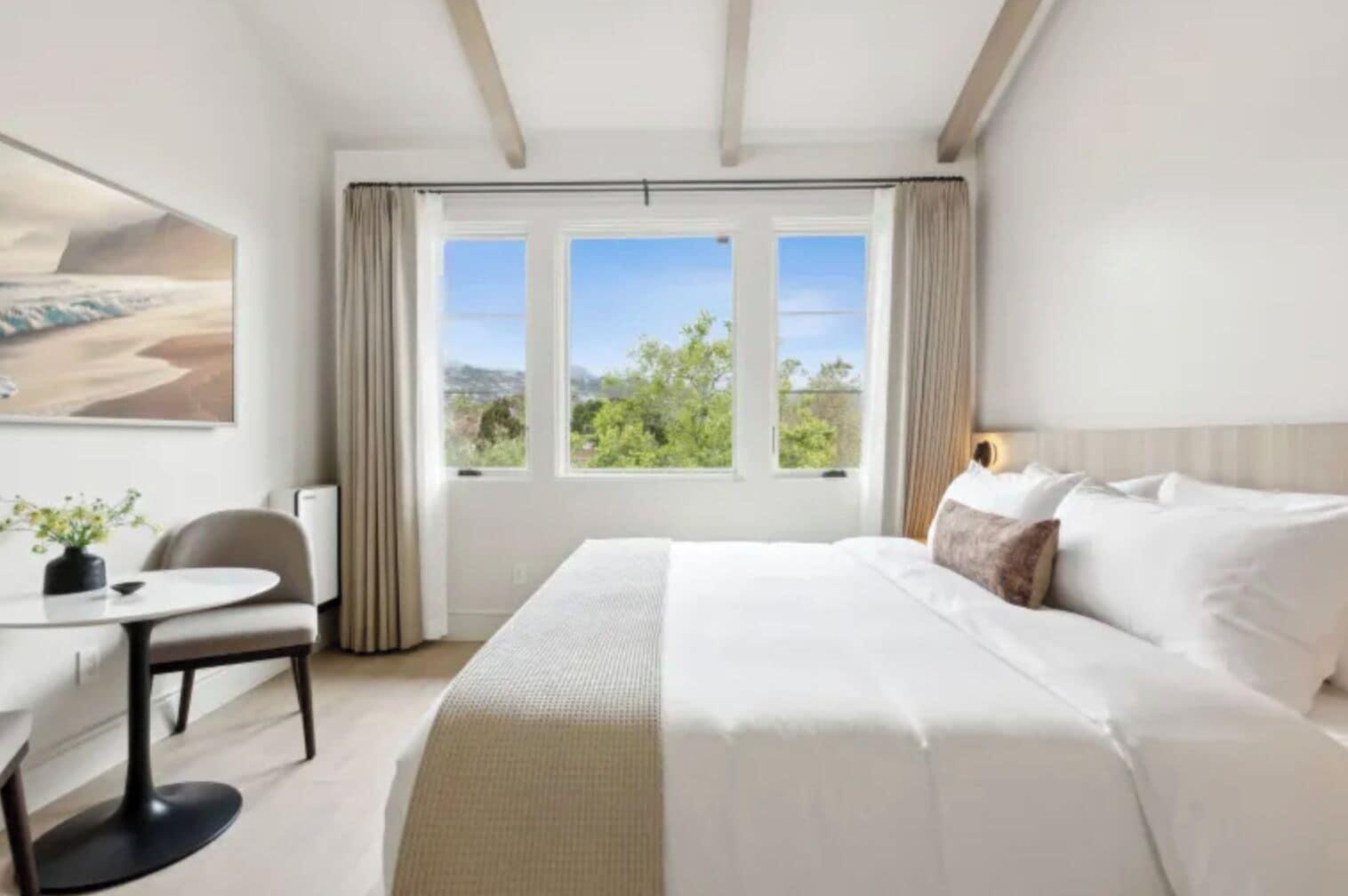 Equipamiento de Habitación Casa Riviera, a ZenStay Hotel