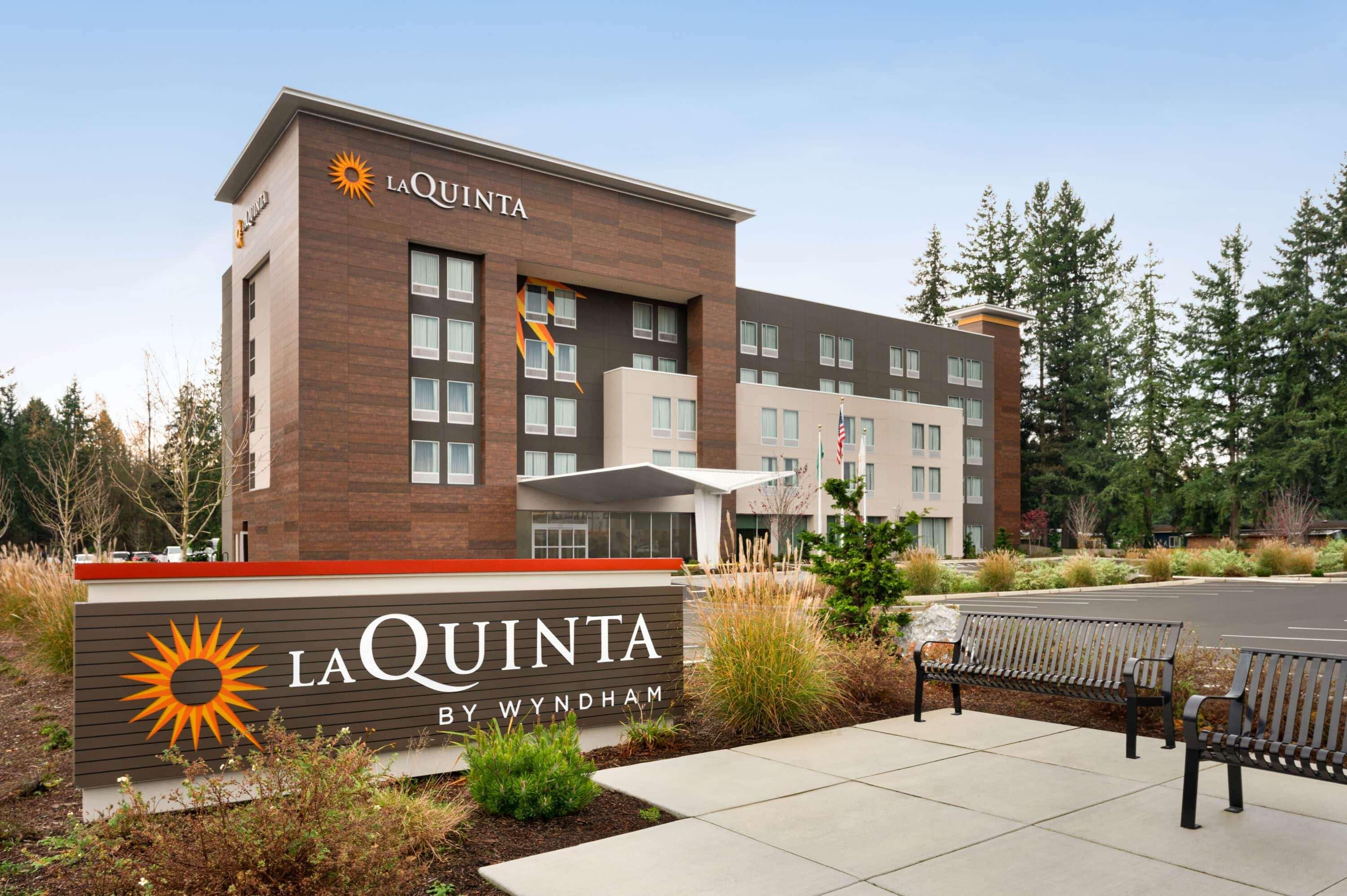 Vista Exterior La Quinta Inn & Suites by Wyndham Marysville
