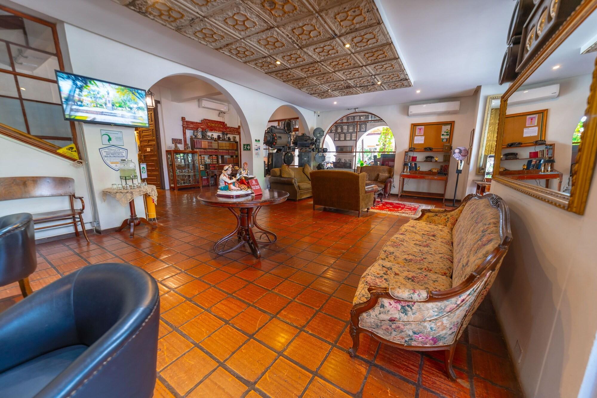 Vista Lobby Hotel Mariscal Robledo