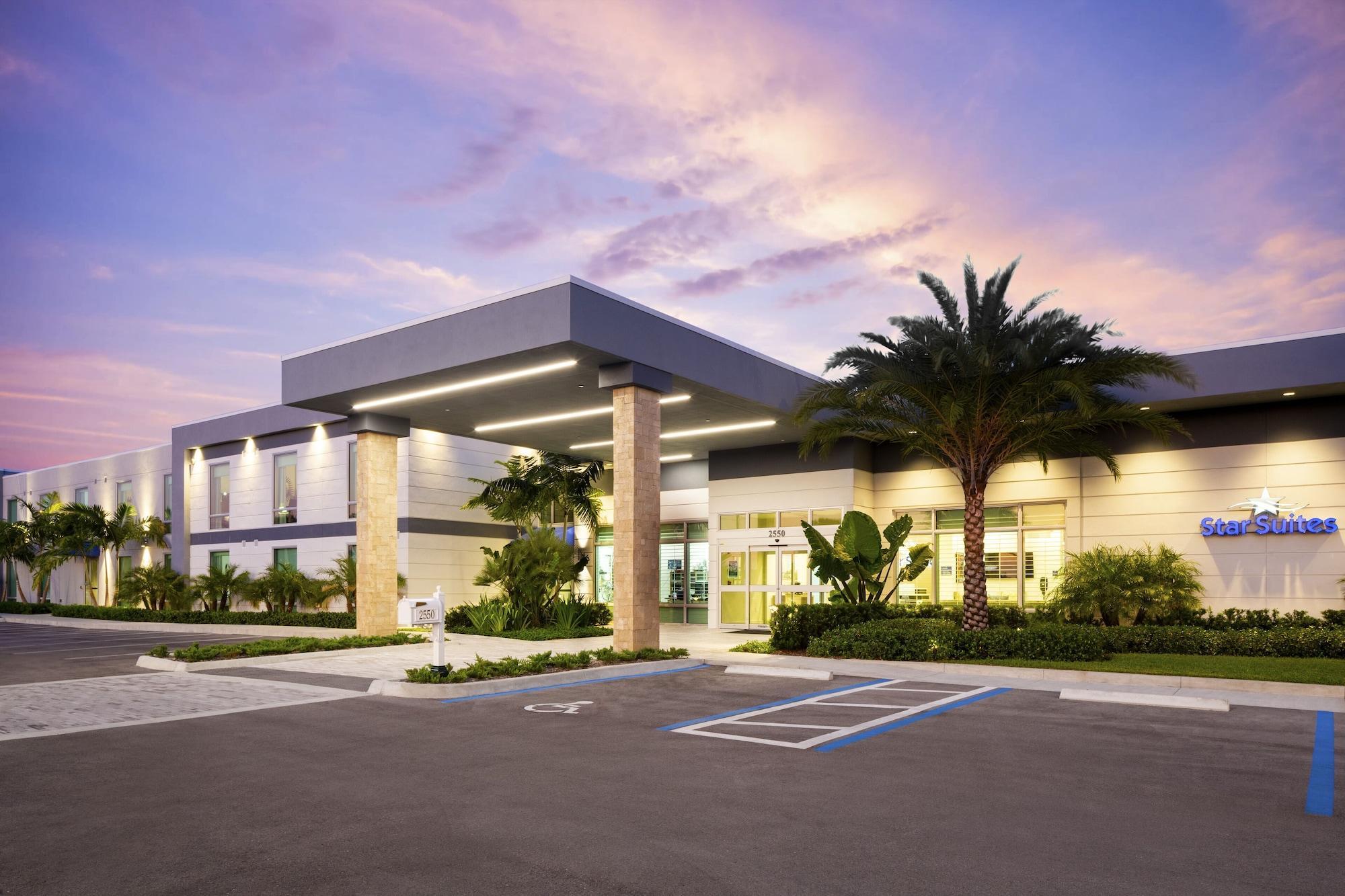 Vista Exterior Star Suites: An Extended Stay Hotel