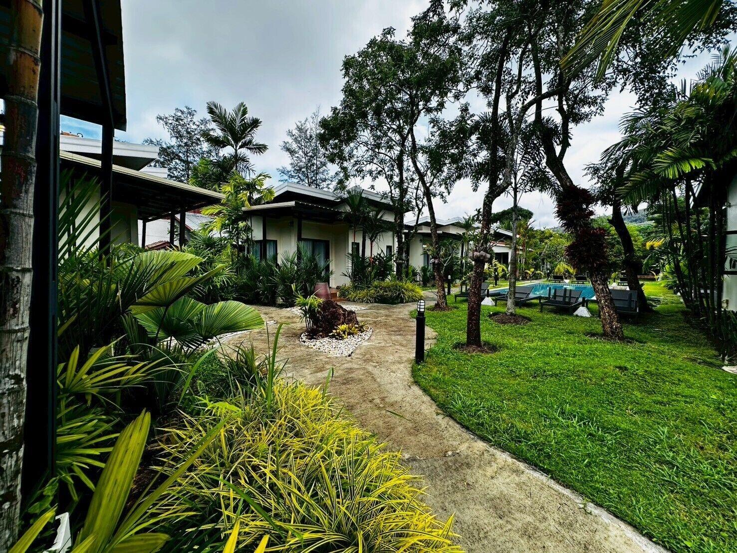 Vista Exterior La Casa Bangtao Resort