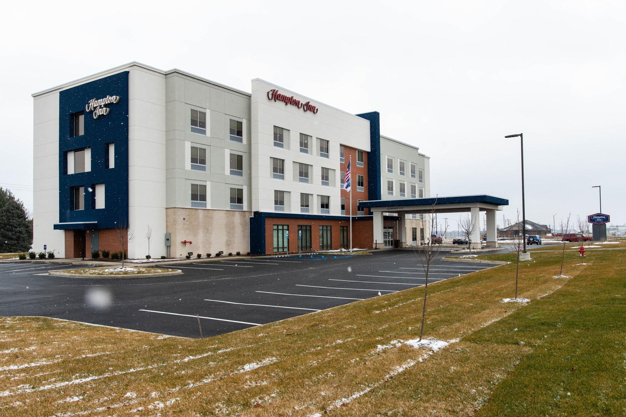 Vista Exterior Hampton Inn Paris