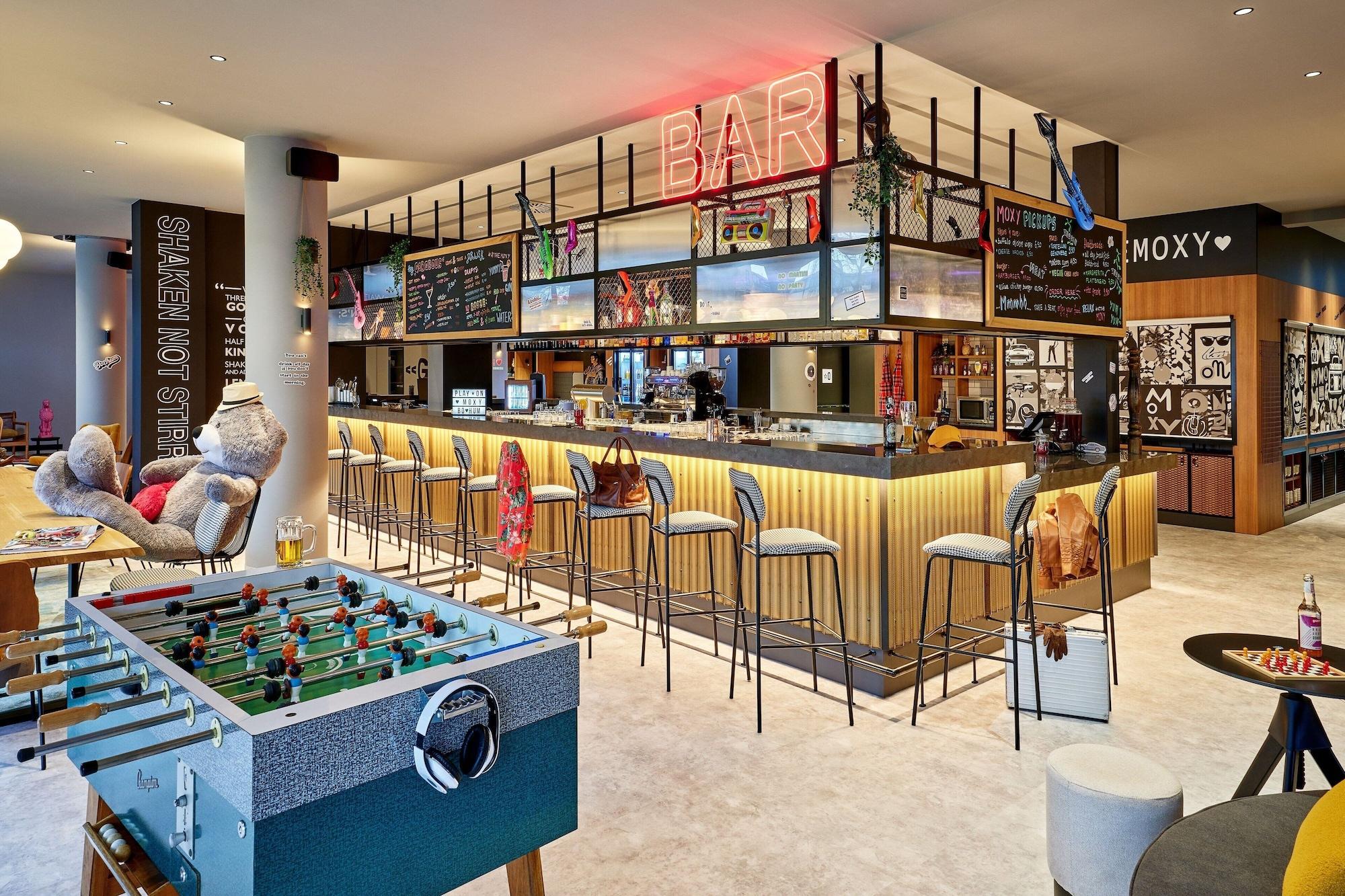 Bar/Salón Moxy Bochum