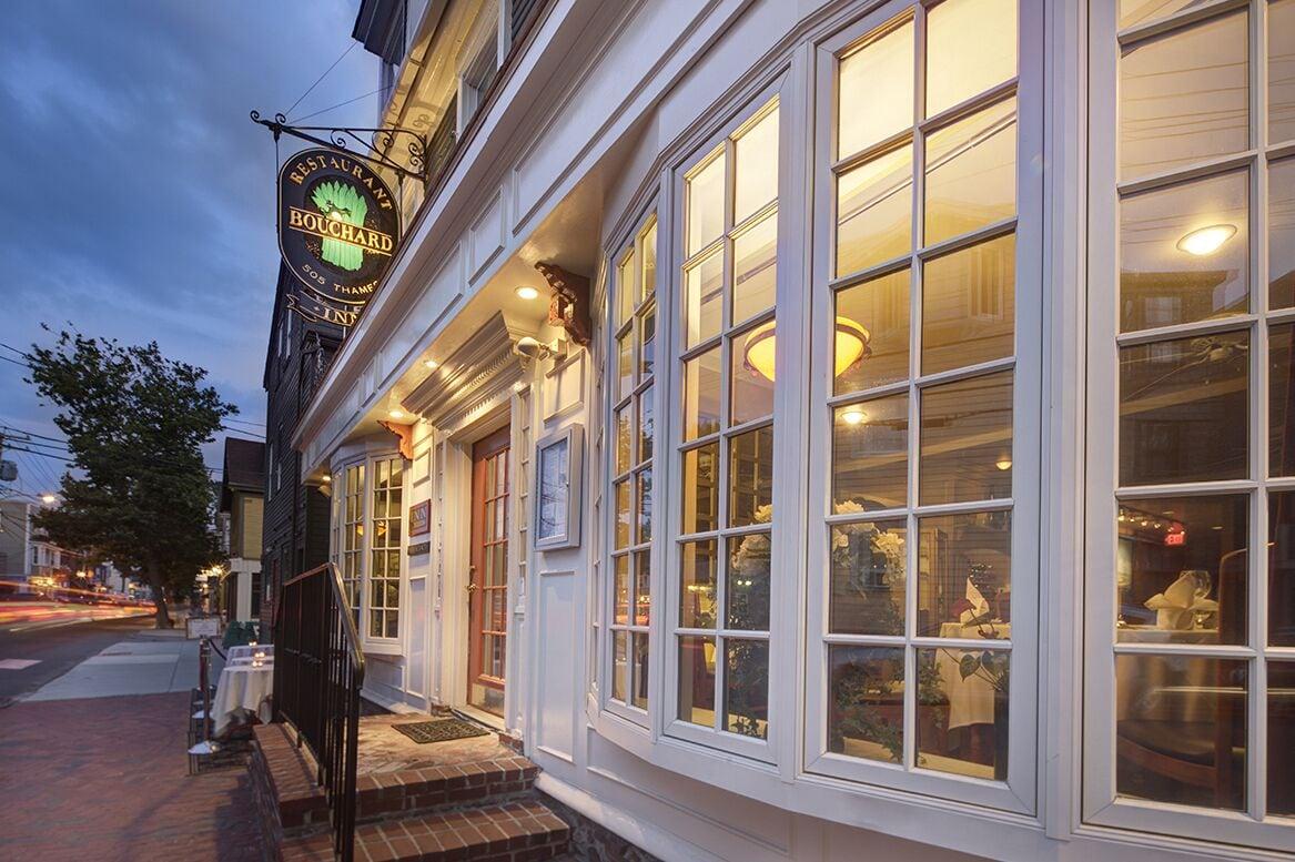 Vista Exterior Bouchard Inn & Restaurant