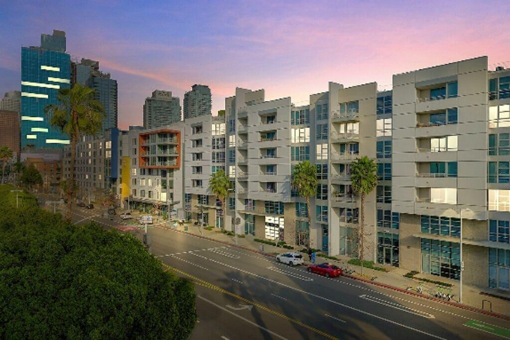 Varios BP Stay Serviced Apartment Downtown
