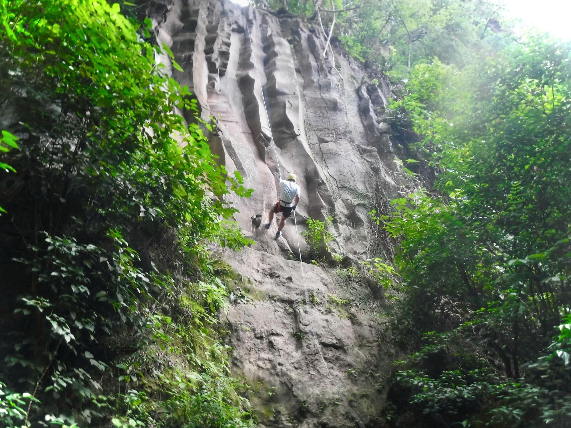 Vista Exterior Hotel Cotlamani