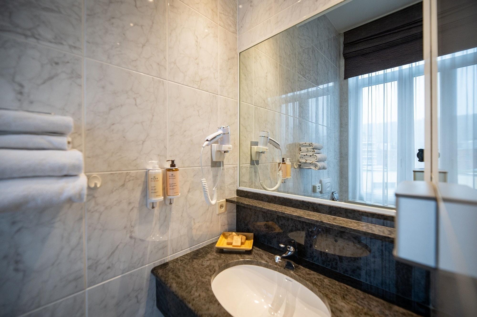 Equipamiento de Habitación Hotel La Villa des Fleurs