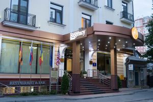 Alojamiento - Regency Hotel