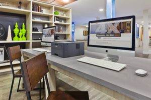 Alojamiento - Holiday Inn Express Winnipeg Airport - Polo Park, an IHG Hotel