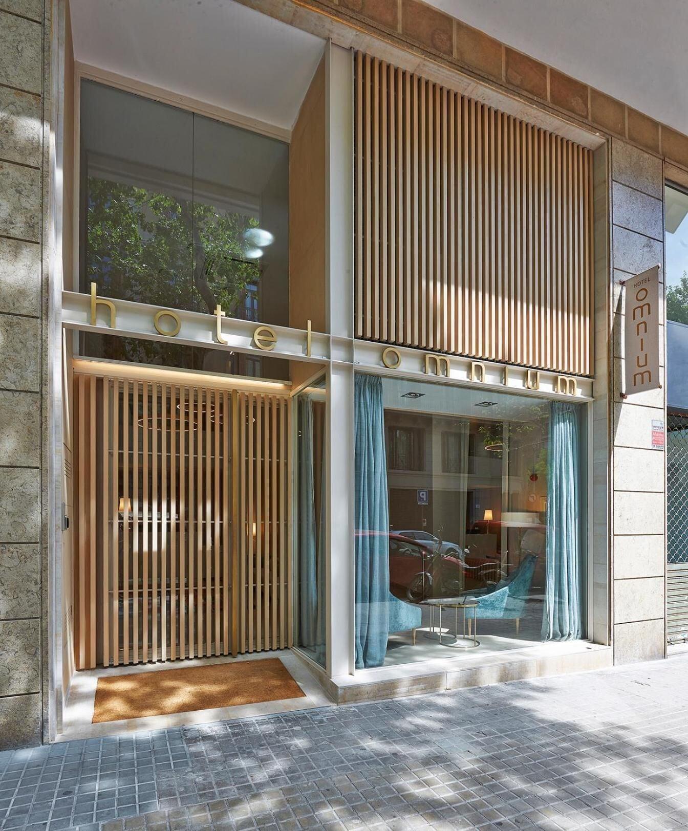 Vista Exterior Hotel Omnium