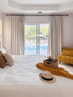 Alquiler Vacacional - Naples Escape The Oasis - Heated Pool, Spa, Pickleball & Mini Golf, 6BR