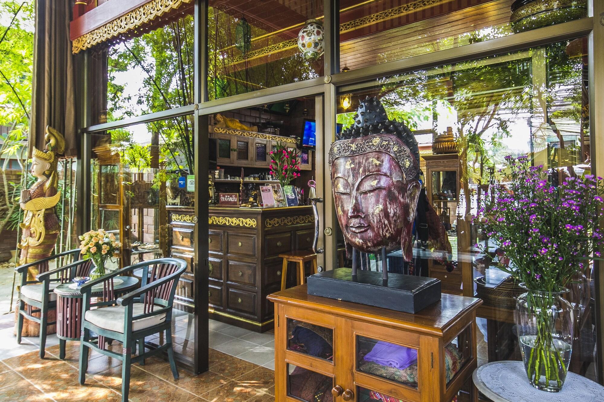 Varios Irawadee Resort