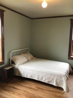 Alojamiento - Farmhouse stay the Driftless way 3 mi from VRQ: walking trails, yoga room, views