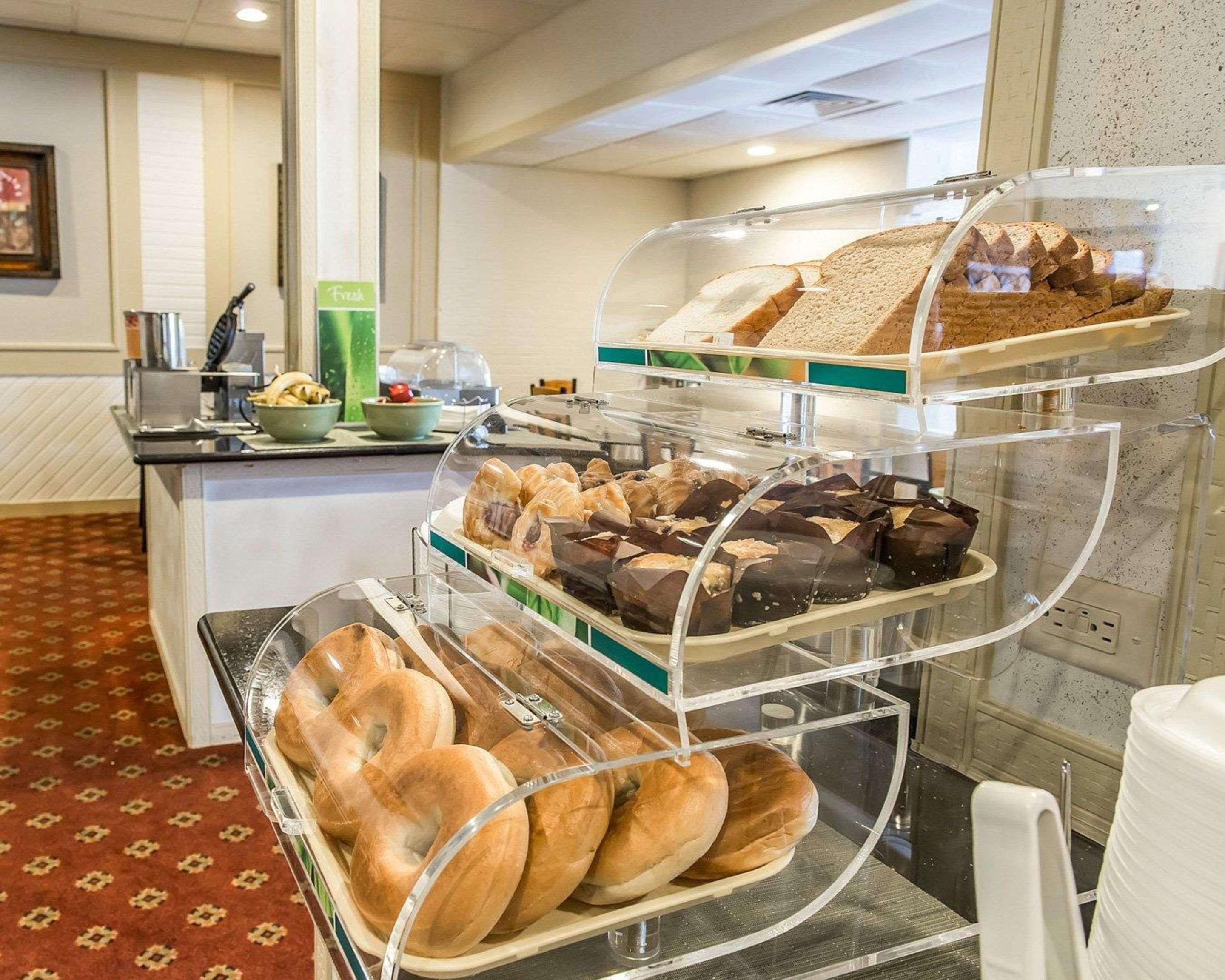 Restaurant Quality Inn & Suites Indiana South