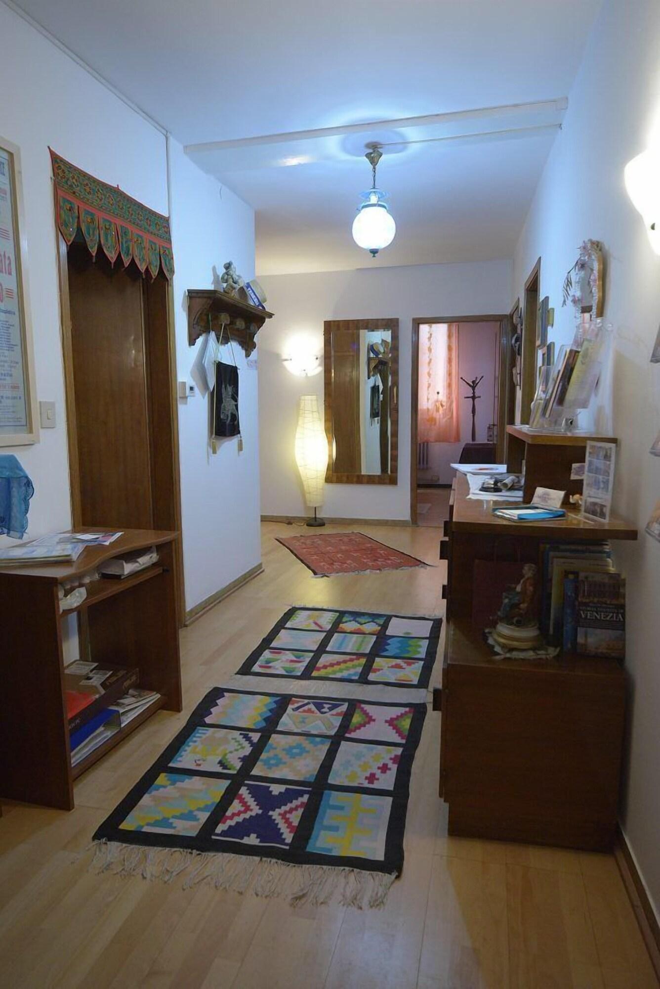 Varios B&B Arabesque