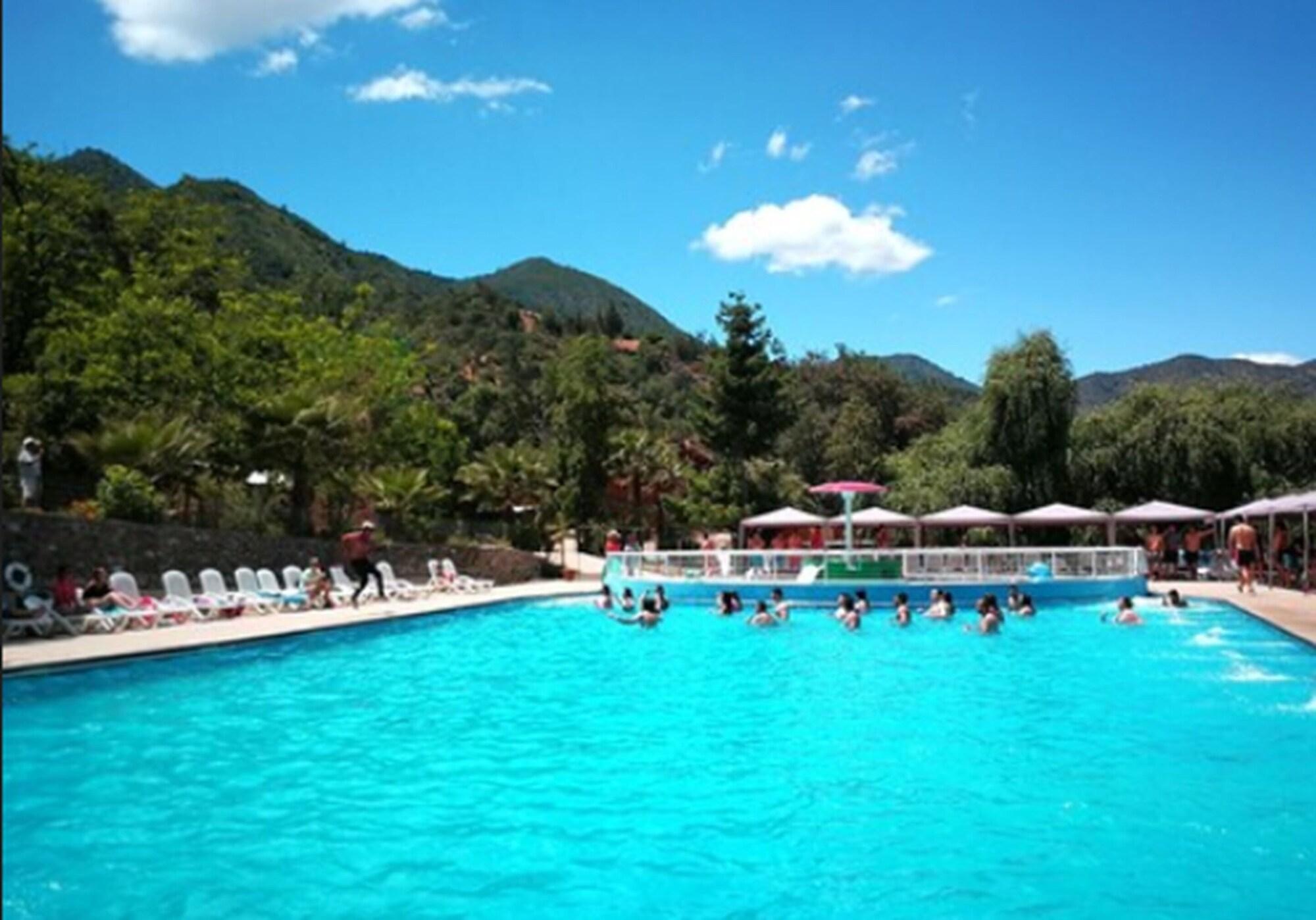 Vista Piscina Las Montañas de Olmué