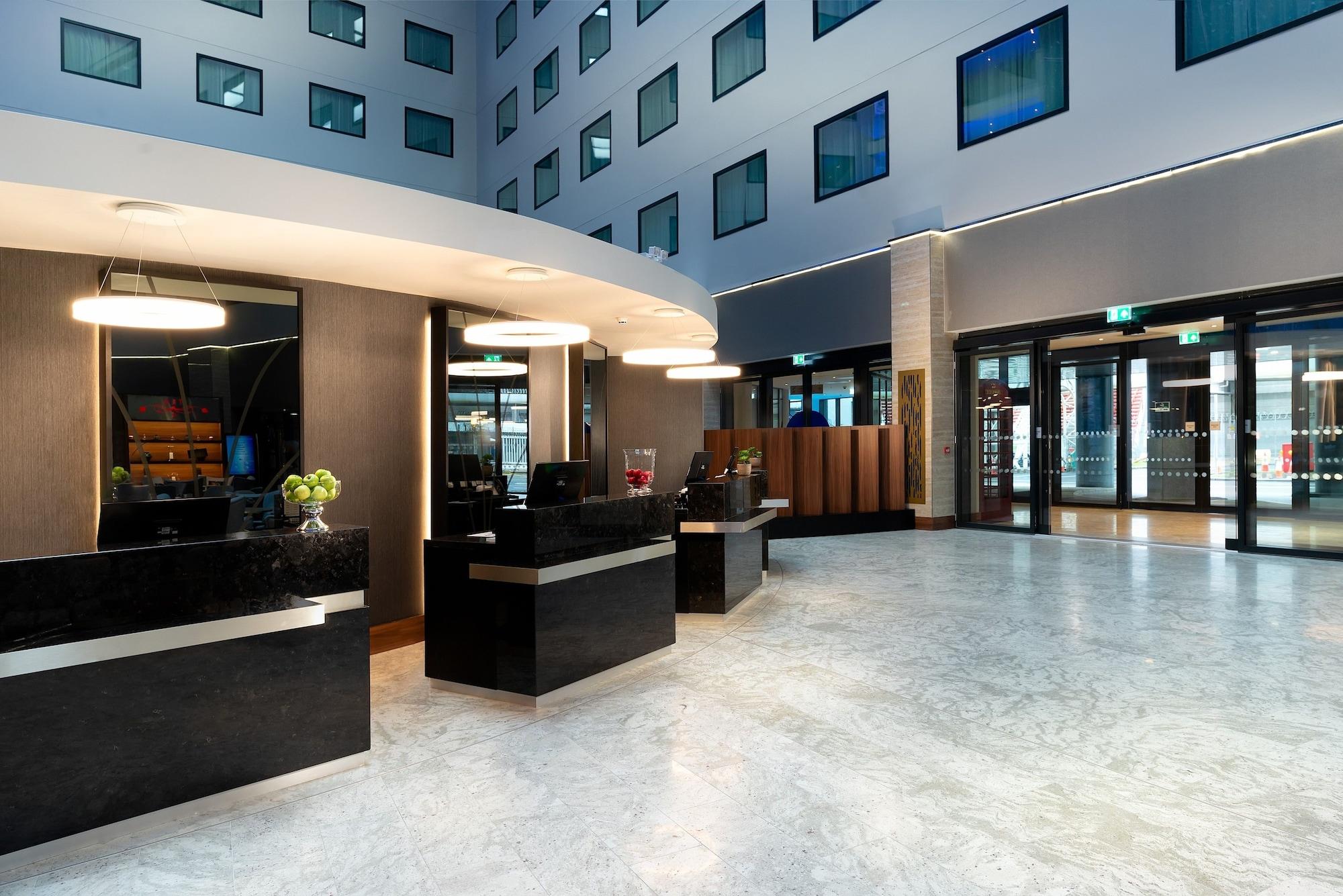 Vista Lobby Crowne Plaza London Heathrow T4 by IHG