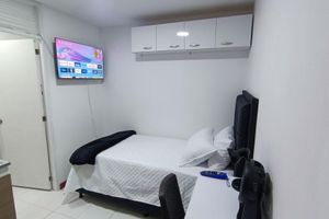 Alquiler Vacacional - Comodo Mini Studio 6 . Frente al Centro Comercial y Cerca a Laureles