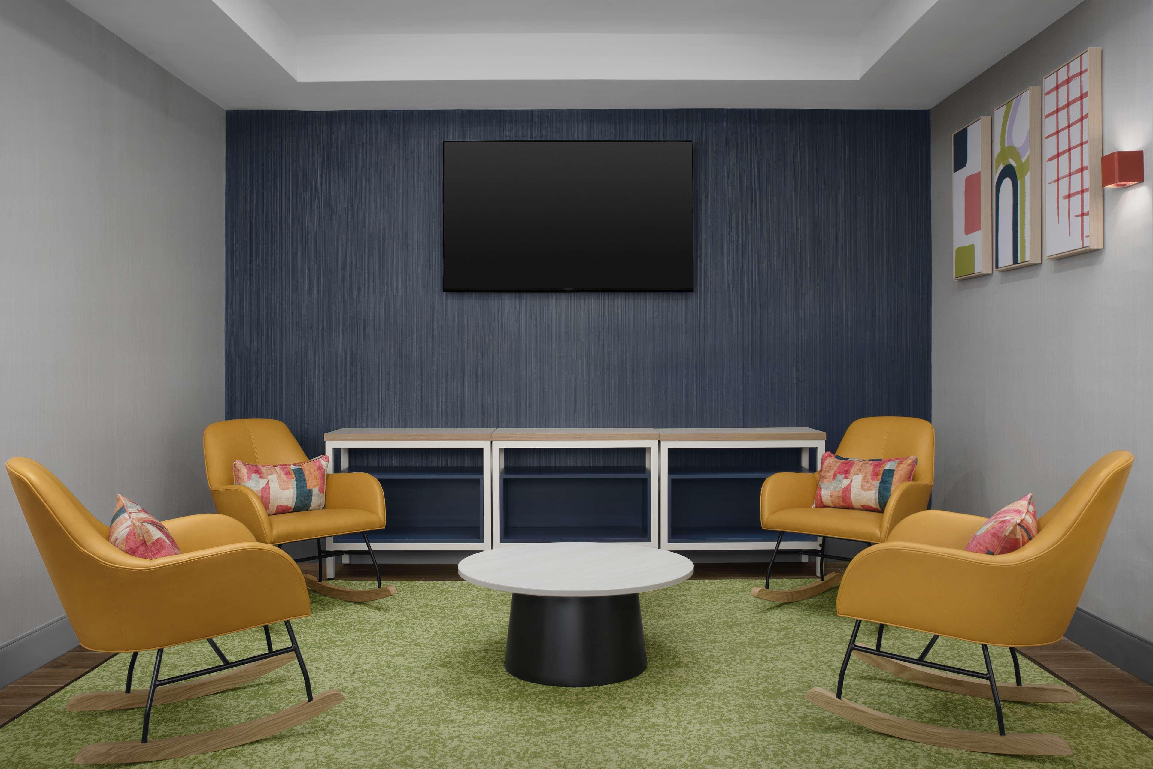 Vista Lobby Spark by Hilton Miami Doral