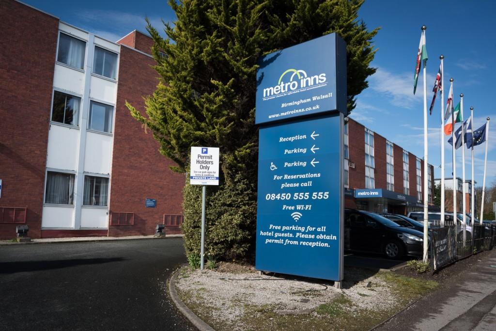 Vista Exterior Metro Inns Walsall