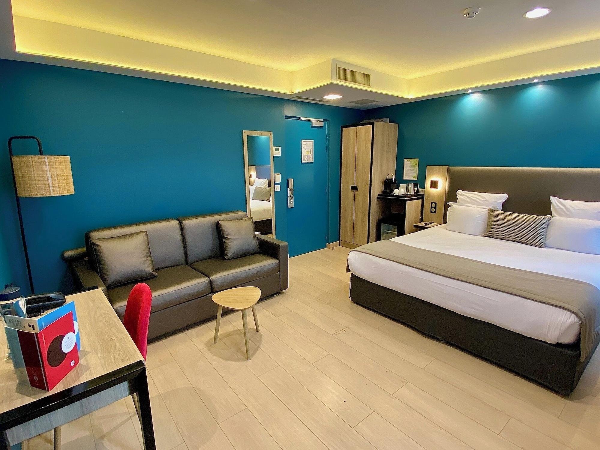 Varios Grand Hotel Clichy