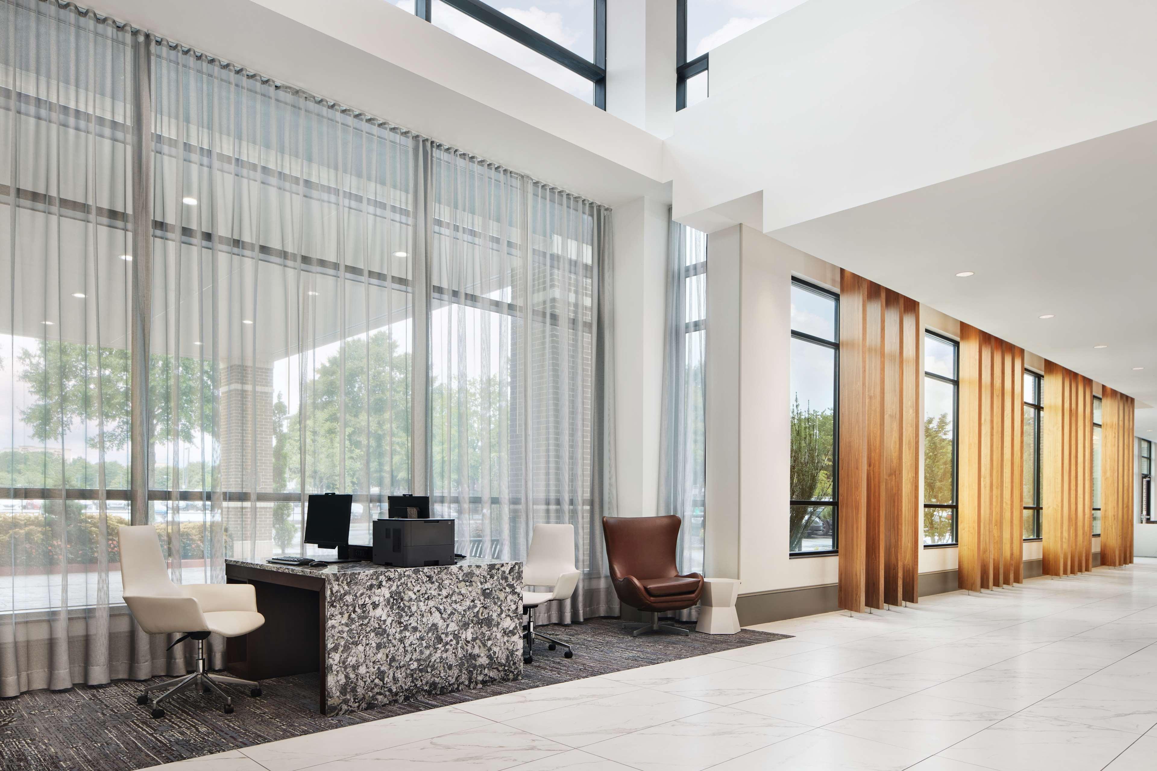Vista Lobby Embassy Suites by Hilton Atlanta Airport North